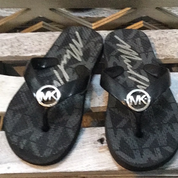 michael kors children's flip flops